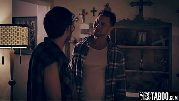 Lost blonde MILF traveller let two strangers double penetrate her